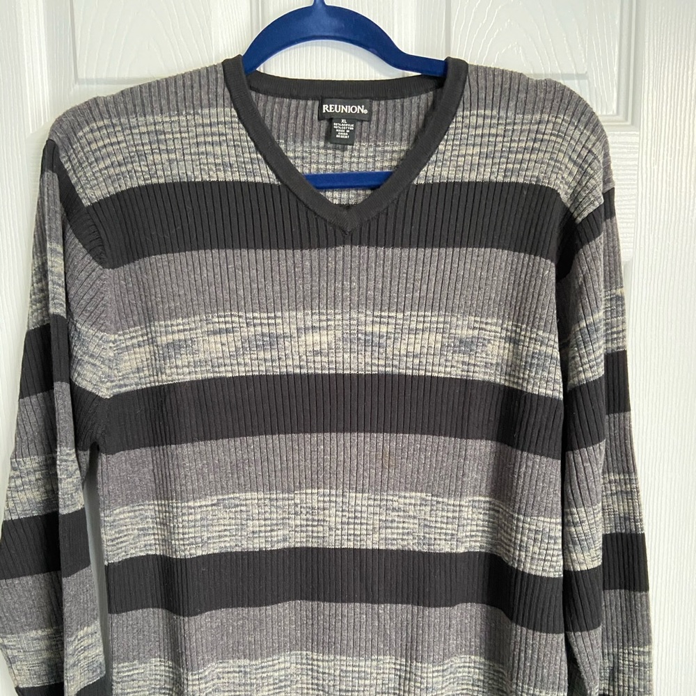 V neck top
